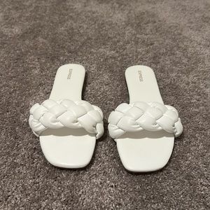 🆕 Women’s Express White Braided Sandal size 10